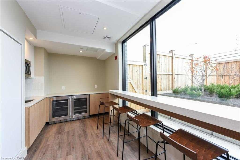 514-1440 Clarriage Court, Milton, ON, L9E 1B3 - 8
