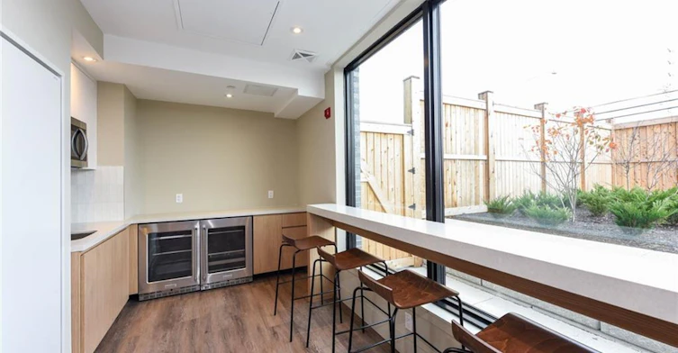 514-1440 Clarriage Court, Milton, ON, L9E 1B3 - 8