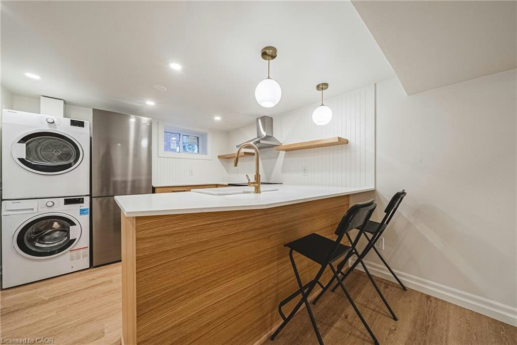 Lower-113 Erin Avenue, Hamilton, ON, L8K 4W1