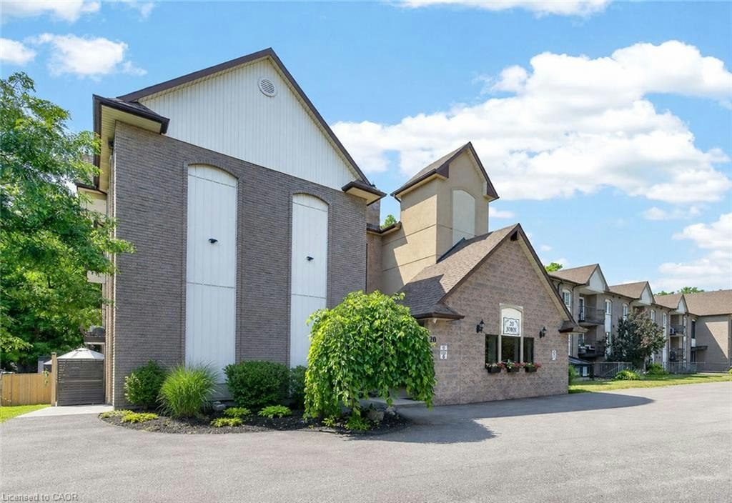 205-20 John Street, Grimsby, ON, L3M 1X5