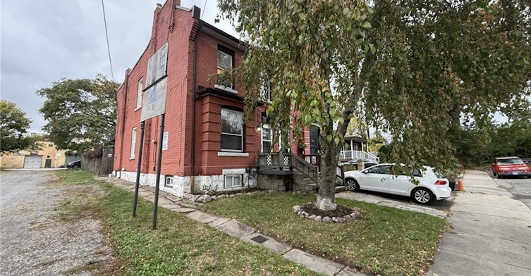 325 Catharine Street N, Hamilton, ON, L8L 4T1