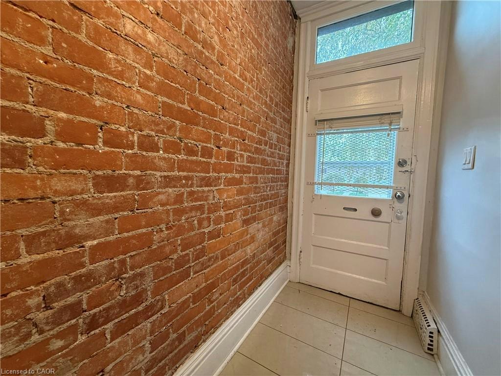 325 Catharine Street N, Hamilton, ON, L8L 4T1 - 4