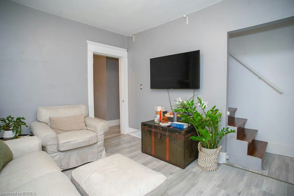 Upper-234 Sheridan Street, Brantford, ON, N3S 4R3 - 6