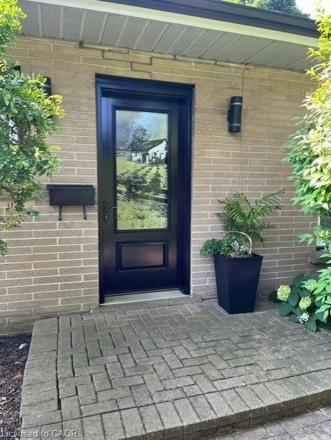 239 Rosemary Lane, Hamilton, ON, L9G 2K6 - 2