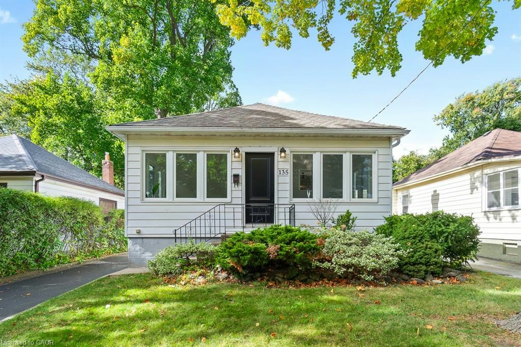 135 Deane Avenue, Oakville, ON, L6K 1N2