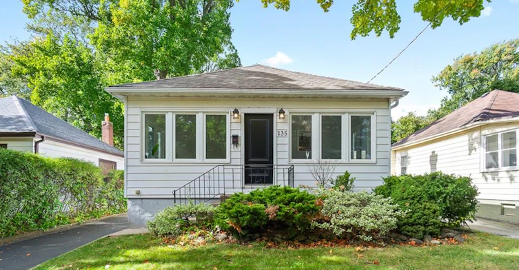 135 Deane Avenue, Oakville, ON, L6K 1N2