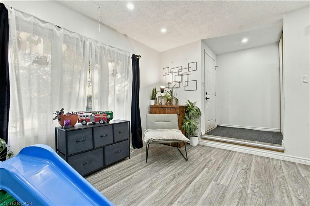 74 Homestead Place, Kitchener, ON, N2N 1Y8 - 4