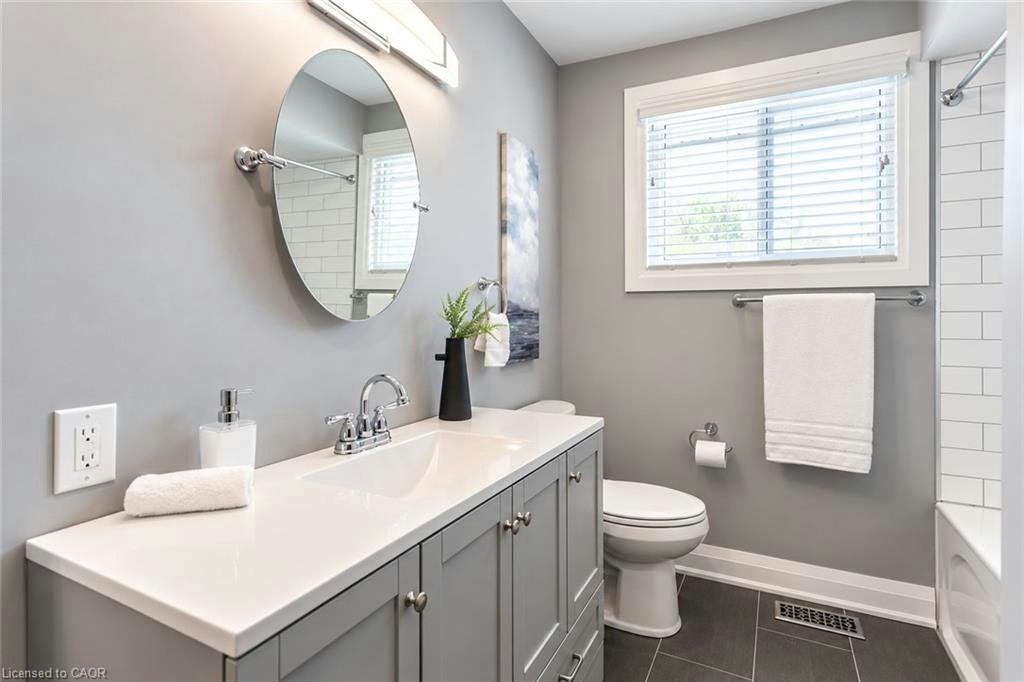576 Turner Drive, Burlington, ON, L7L 2W7 - 5