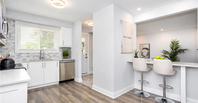 576 Turner Drive, Burlington, ON, L7L 2W7 - 4