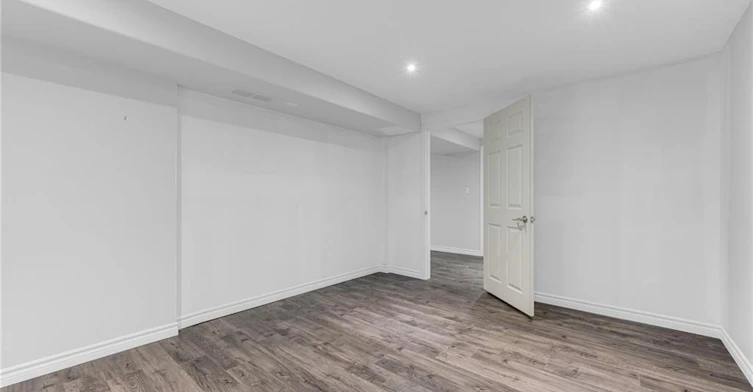 Lower-159 Valera Drive, Hamilton, ON, L8E 4T1 - 12