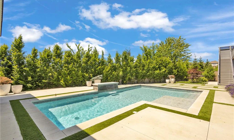 920 Thomas Pedder Court