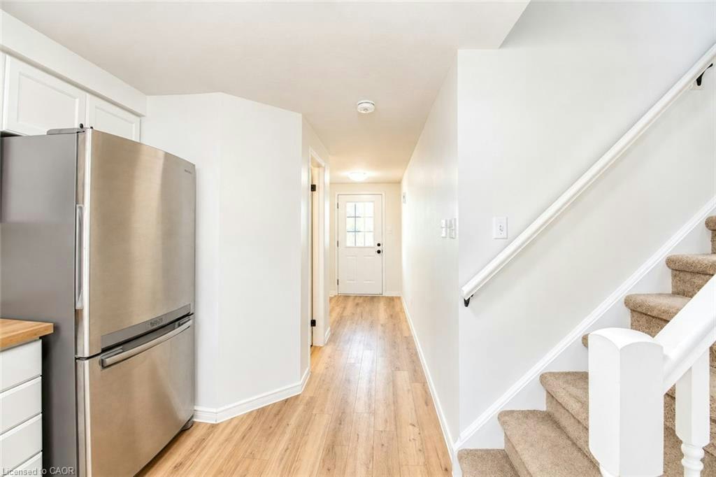 699 Laurelwood Drive, Waterloo, ON, N2V 2T8 - 3