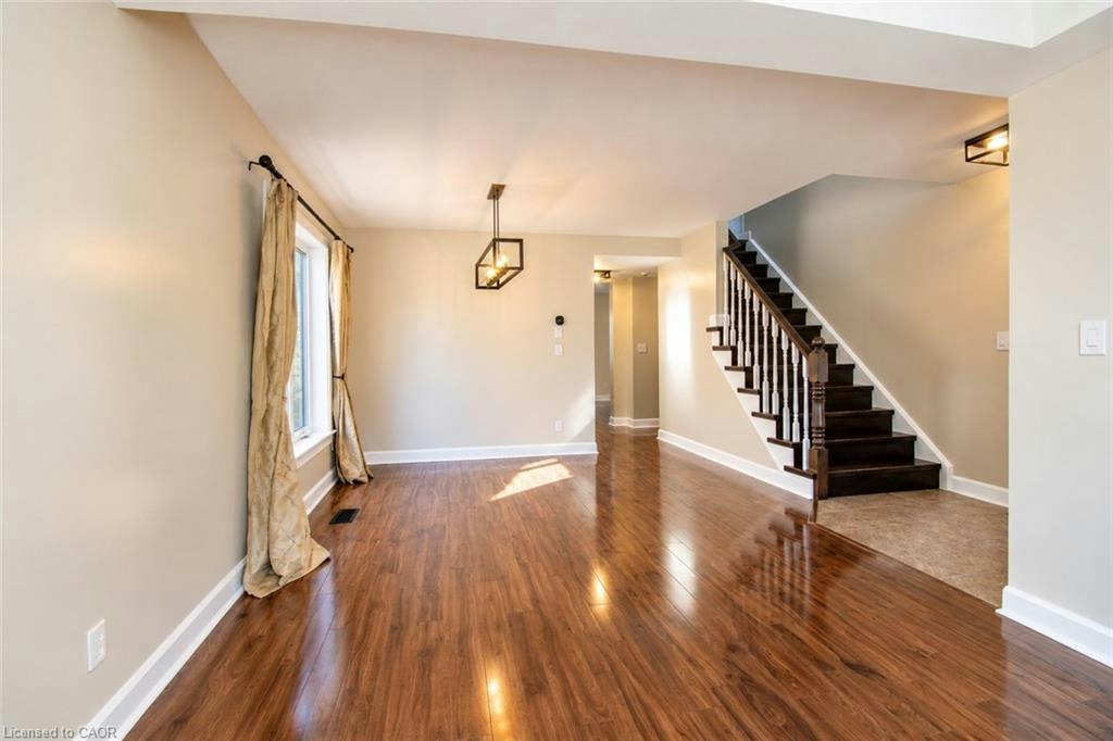 52 Redstart Drive, Cambridge, ON, N1T 2G6 - 6
