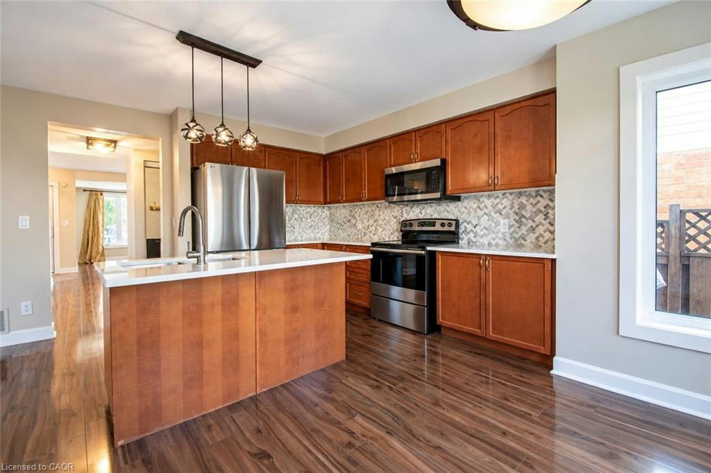 52 Redstart Drive, Cambridge, ON, N1T 2G6 - 2