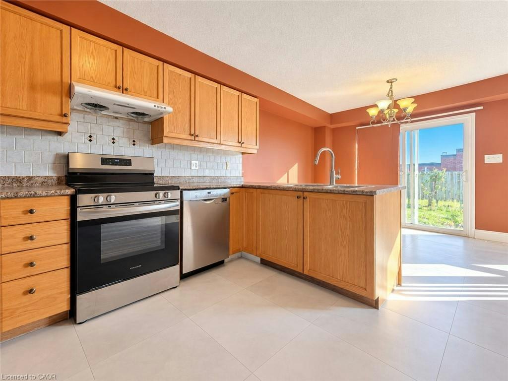 52 Isabella Street, Kitchener, ON, N2E 4J7 - 8