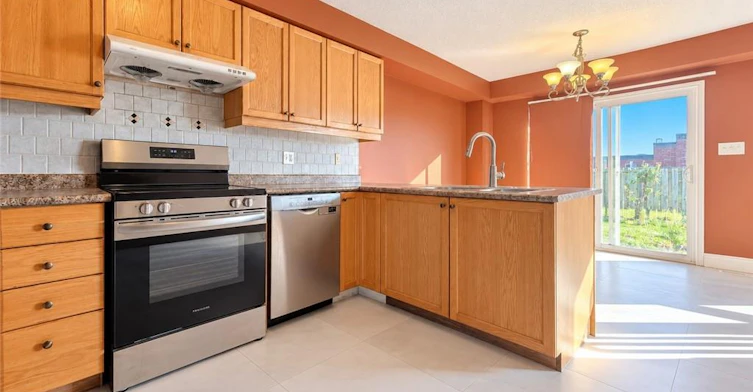 52 Isabella Street, Kitchener, ON, N2E 4J7 - 8