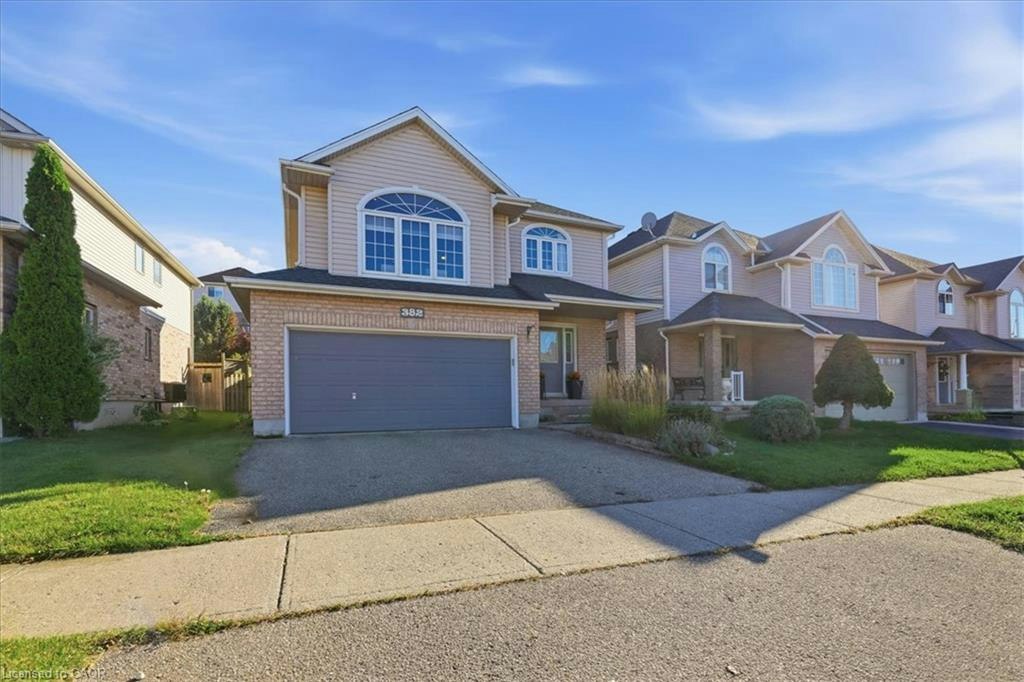 382 Mountain Laurel Crescent, Kitchener, ON, N2E 4B4