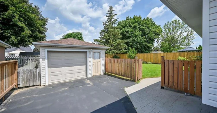 Upper-14 Pembroke Avenue, Brantford, ON, N3R 5B4 - 14