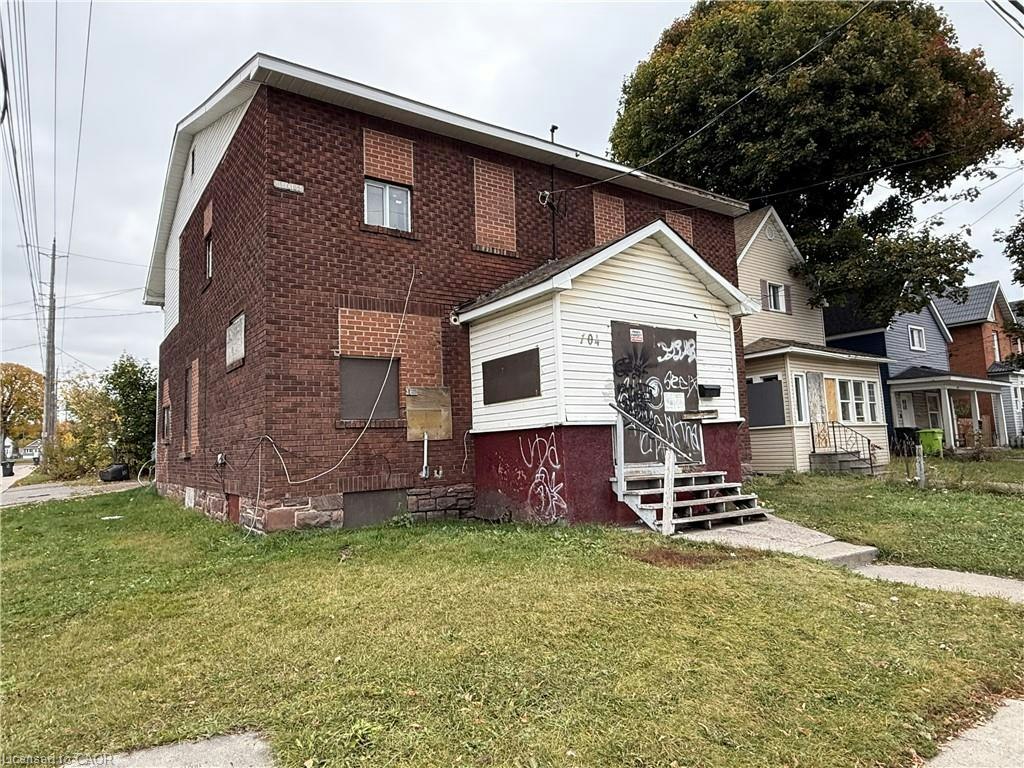 104 Albert Street E, Sault Ste. Marie, ON, P6A 2J1