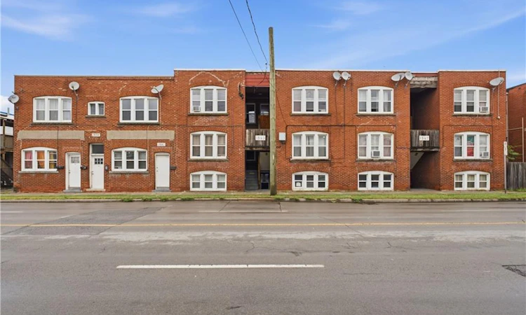 1539-1547 Barton Street E