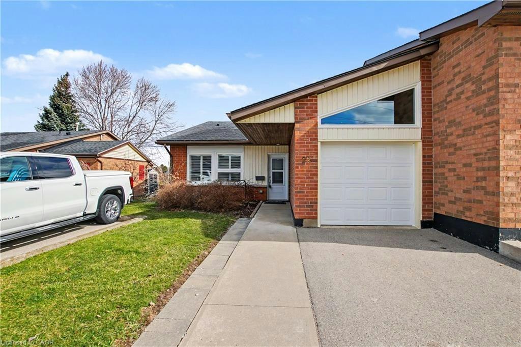 22 Sister Kern Terrace, Hamilton, ON, L9B 2M1