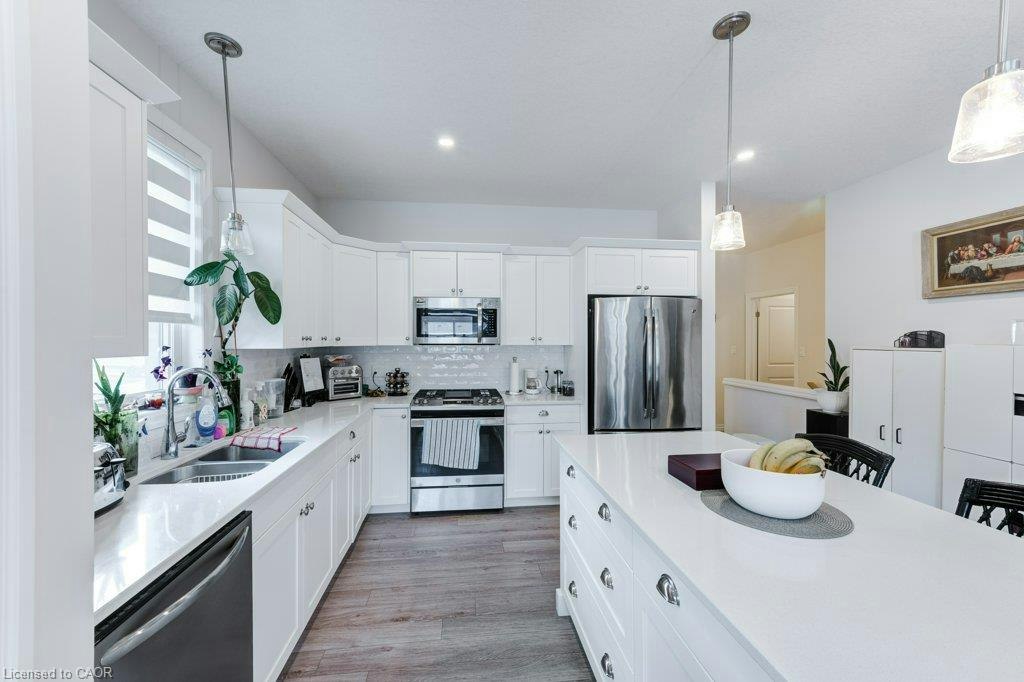 102 Livingston Drive, Tillsonburg, ON, N4G 0J3 - 10