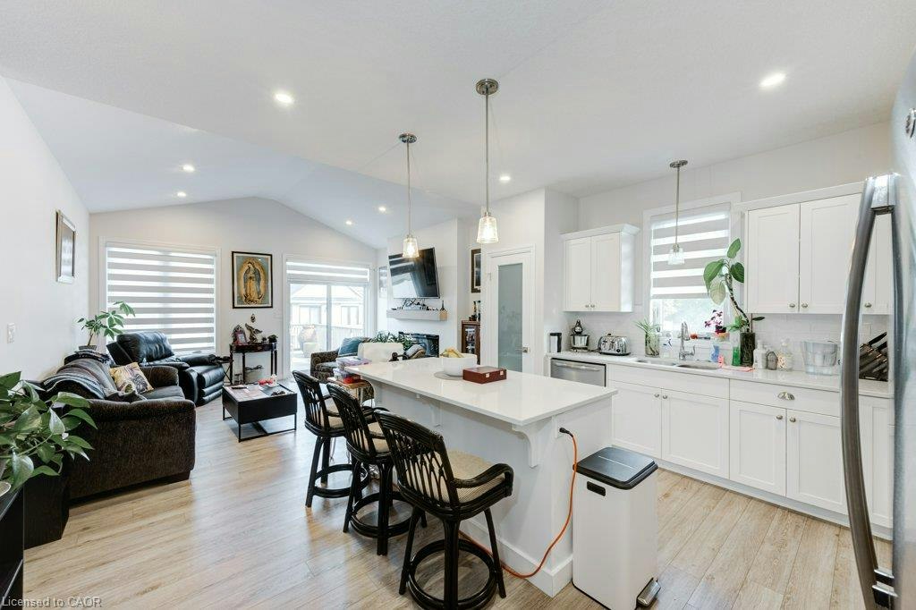 102 Livingston Drive, Tillsonburg, ON, N4G 0J3 - 6