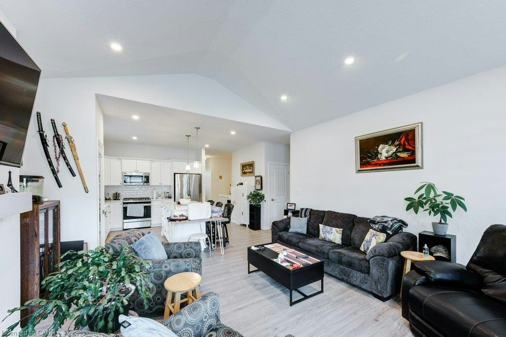 102 Livingston Drive, Tillsonburg, ON, N4G 0J3 - 9