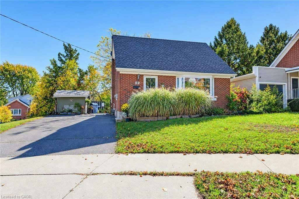 35 Pleasant Avenue, Kitchener, ON, N2M 4A3