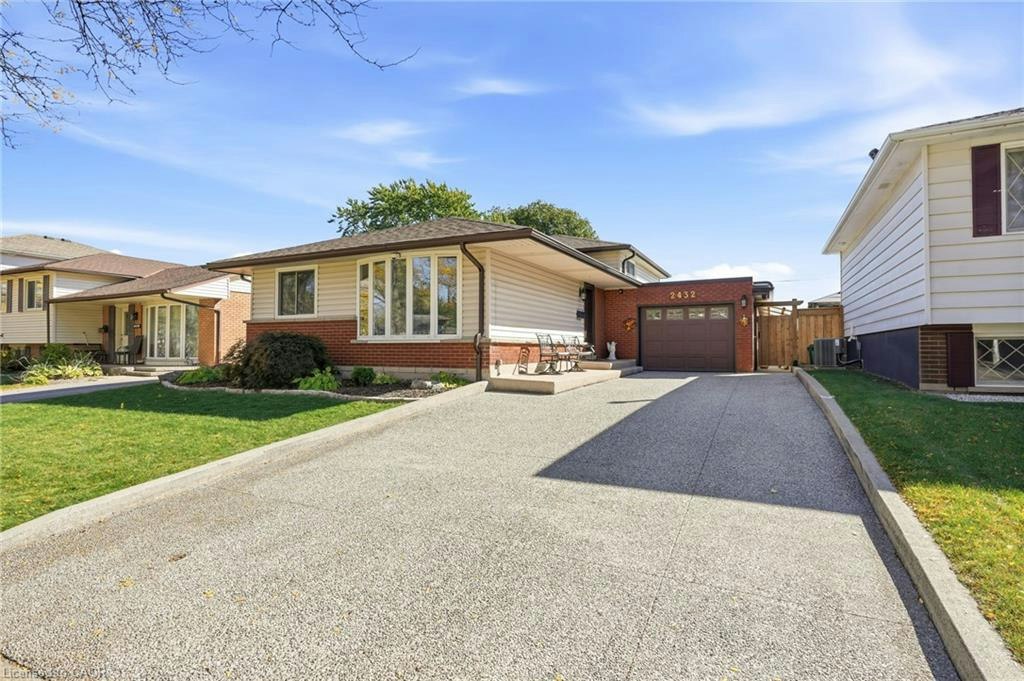 2432 Cyprus Avenue, Burlington, ON, L7P 1G6