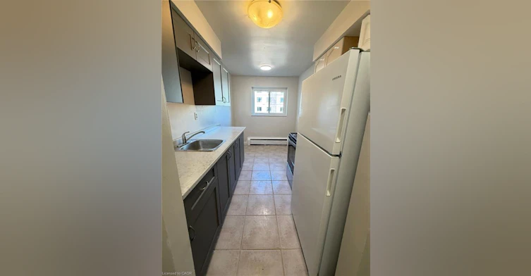 6-449 Hazel Street, Waterloo, ON, N2L 3P7 - 3