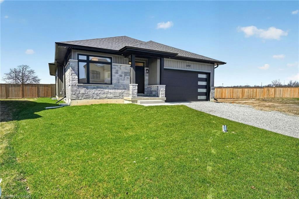 6192 Curlin Crescent, Niagara Falls, ON, L2H 3W8