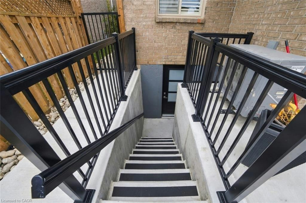 317 Jacqueline Boulevard, Hamilton, ON, L9B 2V7 - 4