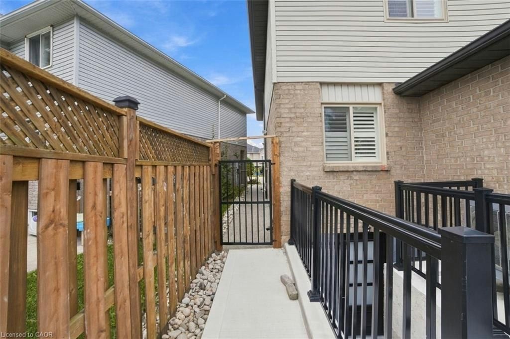 317 Jacqueline Boulevard, Hamilton, ON, L9B 2V7 - 3