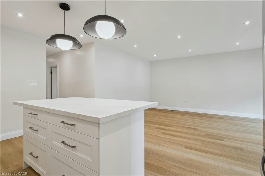 Main-121 Toby Crescent, Hamilton, ON, L8T 2N9 - 6