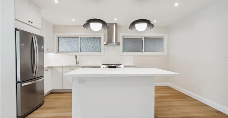 Main-121 Toby Crescent, Hamilton, ON, L8T 2N9 - 5