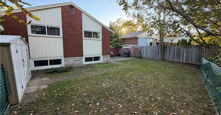Main-121 Toby Crescent, Hamilton, ON, L8T 2N9 - 23