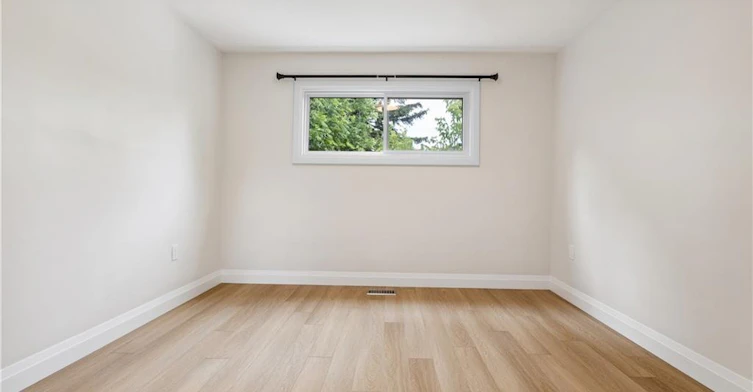 Main-121 Toby Crescent, Hamilton, ON, L8T 2N9 - 18