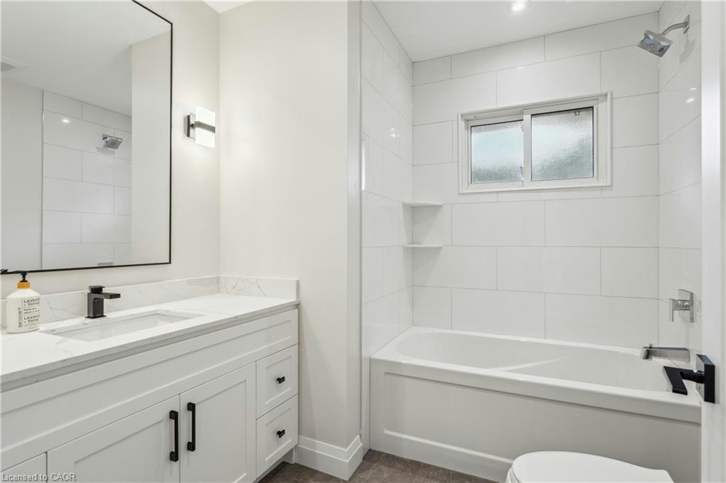 Main-121 Toby Crescent, Hamilton, ON, L8T 2N9 - 13