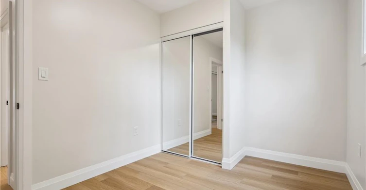 Main-121 Toby Crescent, Hamilton, ON, L8T 2N9 - 21