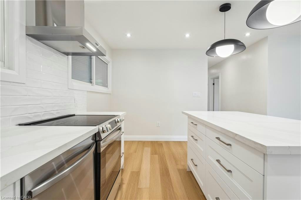 Main-121 Toby Crescent, Hamilton, ON, L8T 2N9 - 4