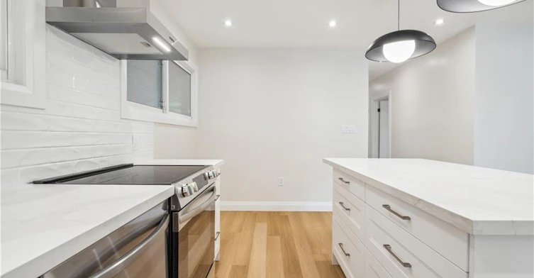Main-121 Toby Crescent, Hamilton, ON, L8T 2N9 - 4