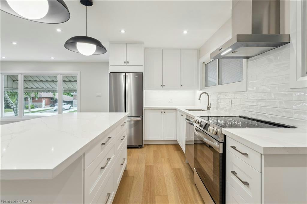Main-121 Toby Crescent, Hamilton, ON, L8T 2N9 - 3