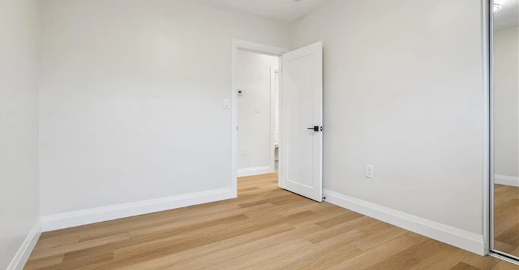 Main-121 Toby Crescent, Hamilton, ON, L8T 2N9 - 16