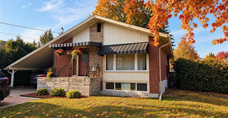 Main-121 Toby Crescent, Hamilton, ON, L8T 2N9