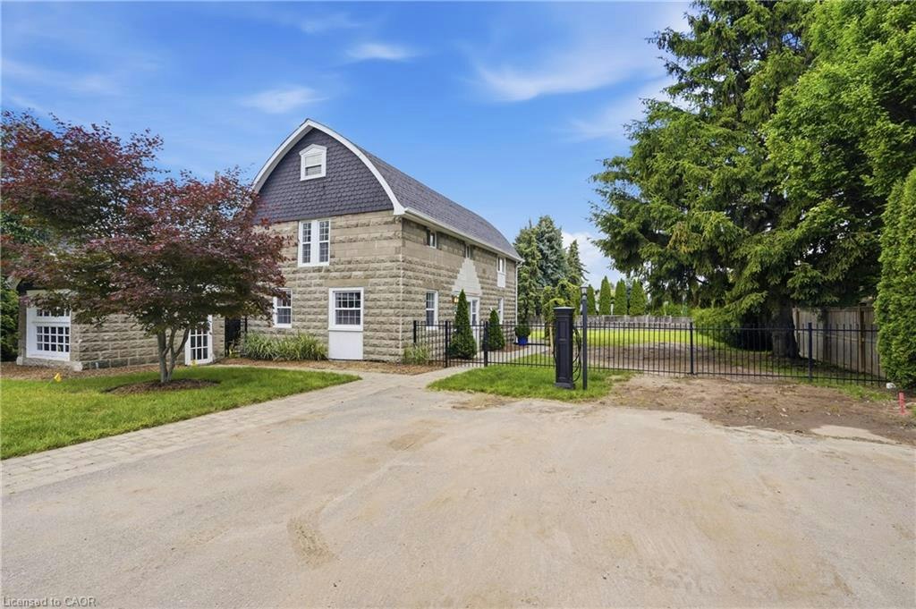 A-292 Main Street W, Grimsby, ON, L3M 1S4