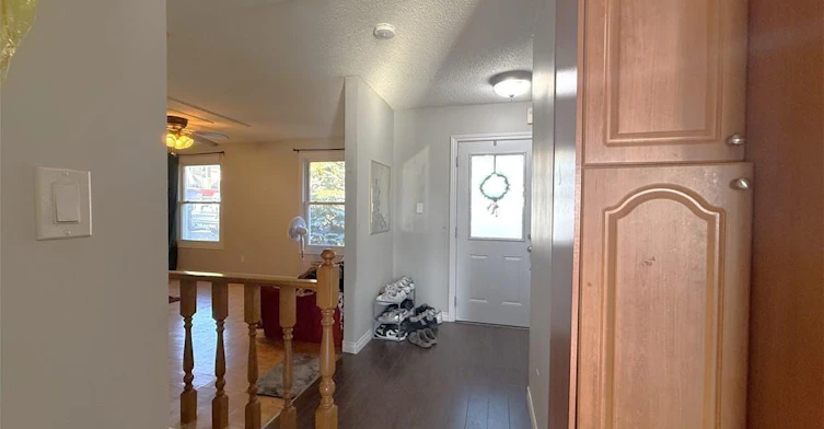 42 Southwood Court, Kitchener, ON, N2E 2H9 - 3