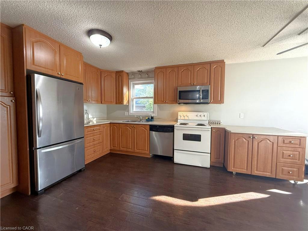 42 Southwood Court, Kitchener, ON, N2E 2H9 - 10