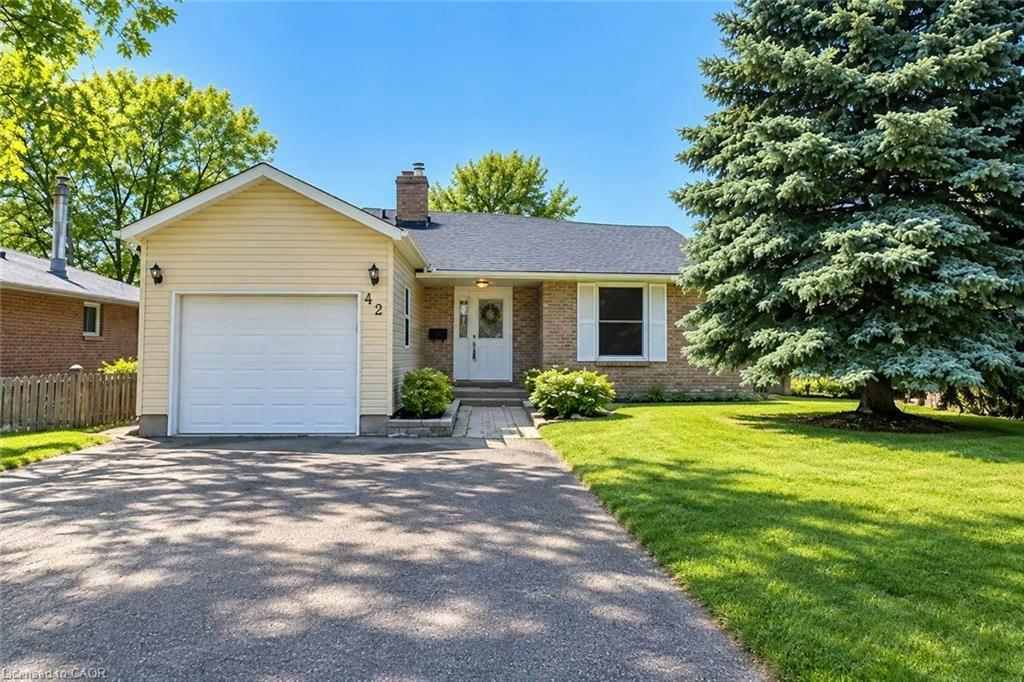 42 Southwood Court, Kitchener, ON, N2E 2H9