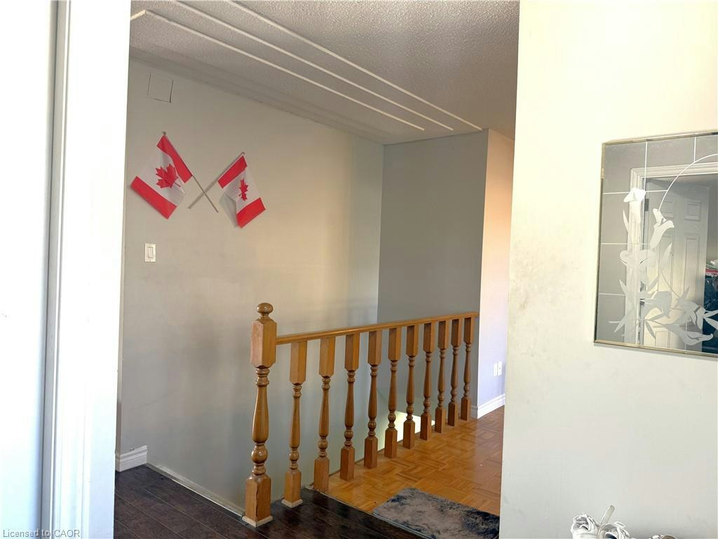 42 Southwood Court, Kitchener, ON, N2E 2H9 - 4